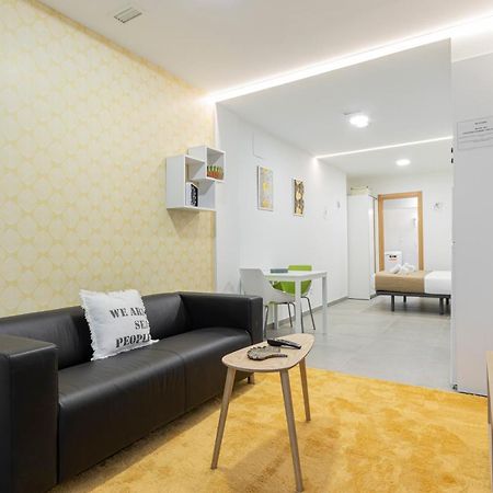 Apa 121 Apartment Madrid Bagian luar foto